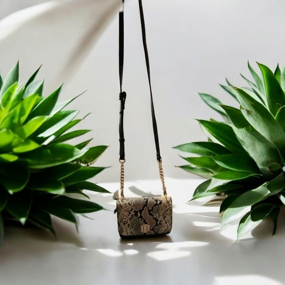 NWT INC International Concepts Sibbell Crossbody Bag Gold Snake/Black 2 PC set - Picture 6 of 15